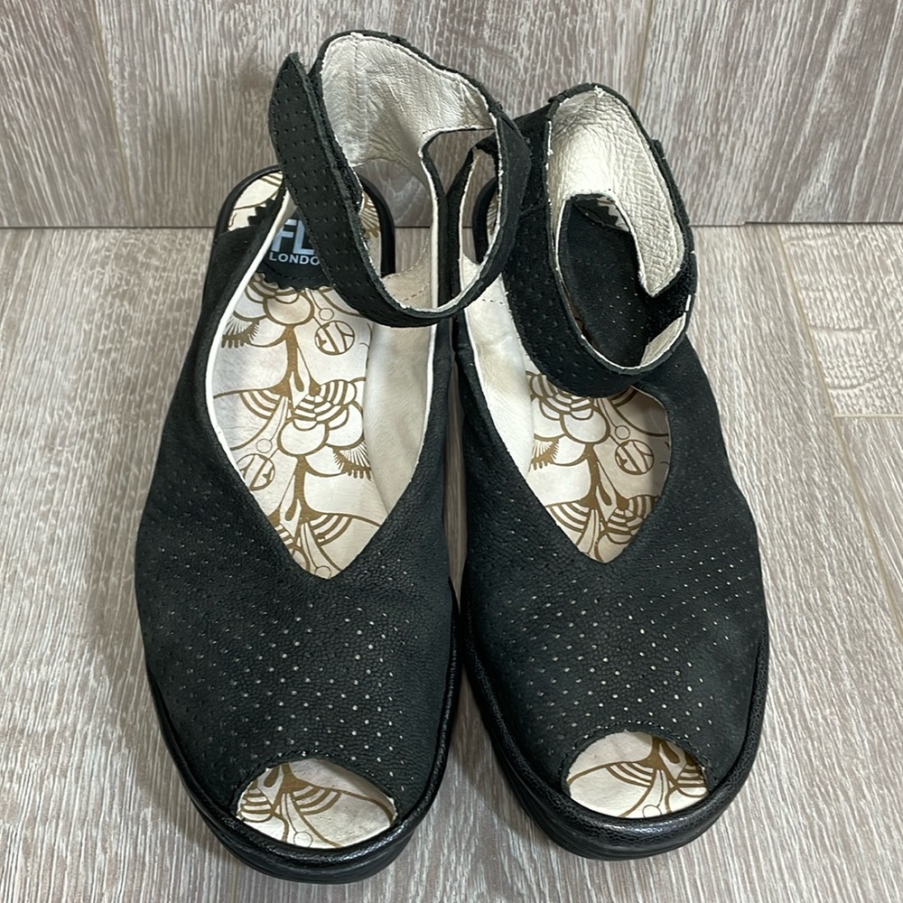 Fly London Yala Perforated Leather Peep Toe Wedge Sandal EU 37 (US 6-6.5)